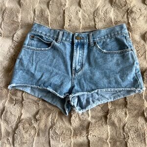 Billabong Mid-Rise Light/Medium wash Jean Short| Size: 27, 2.5 in inseem